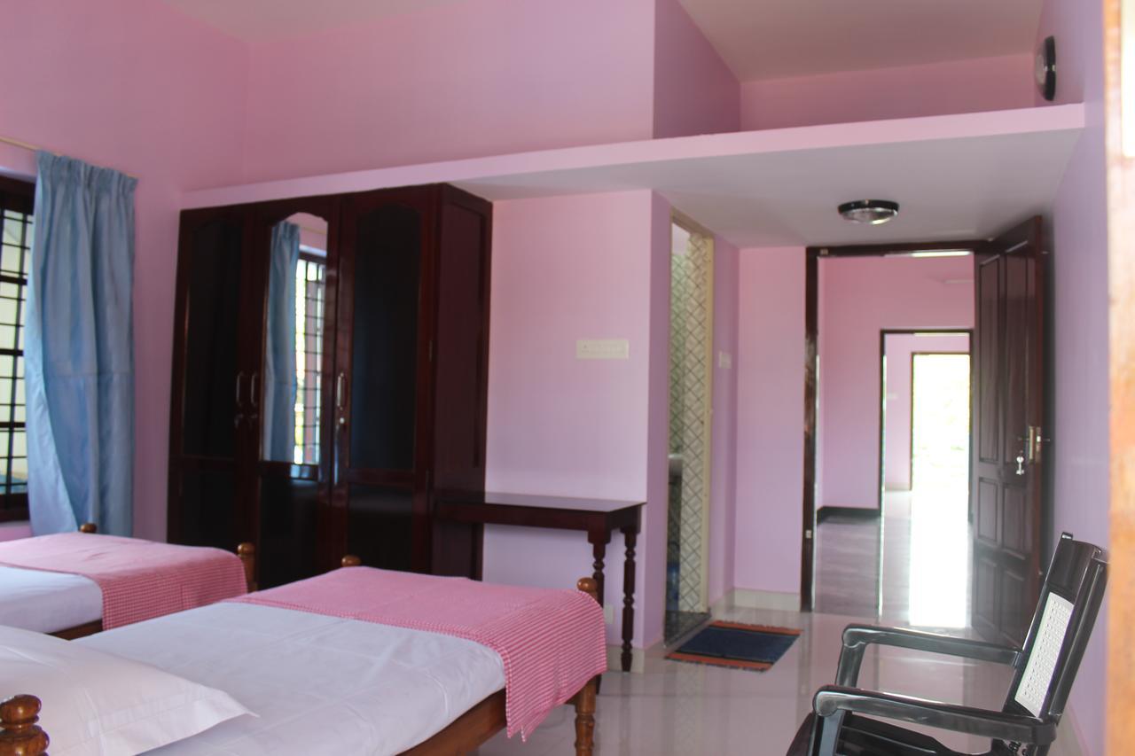 Puthenchirayil Homestay Thiruvananthapuram Exterior foto